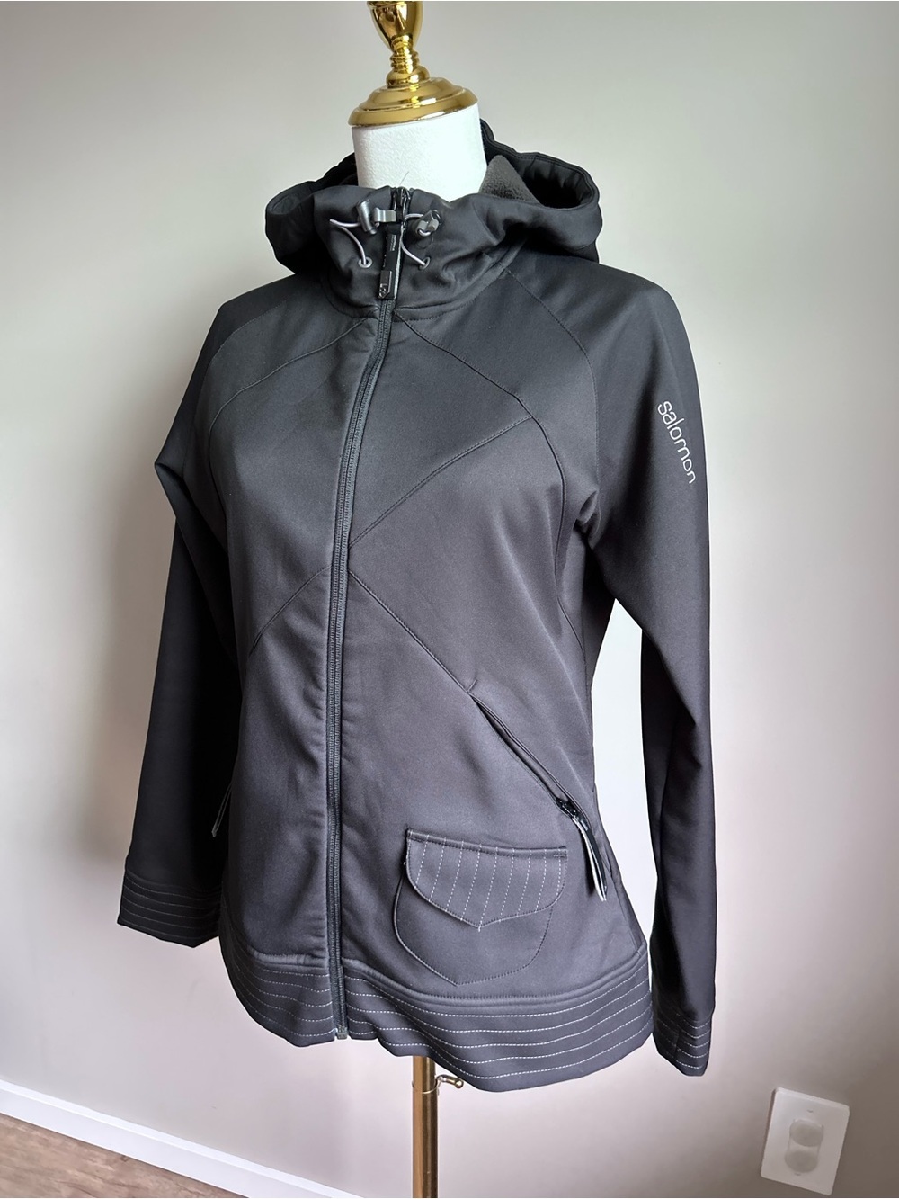 Salomon black softshell fitted ski snowboard winter snow jacket Women's neutral